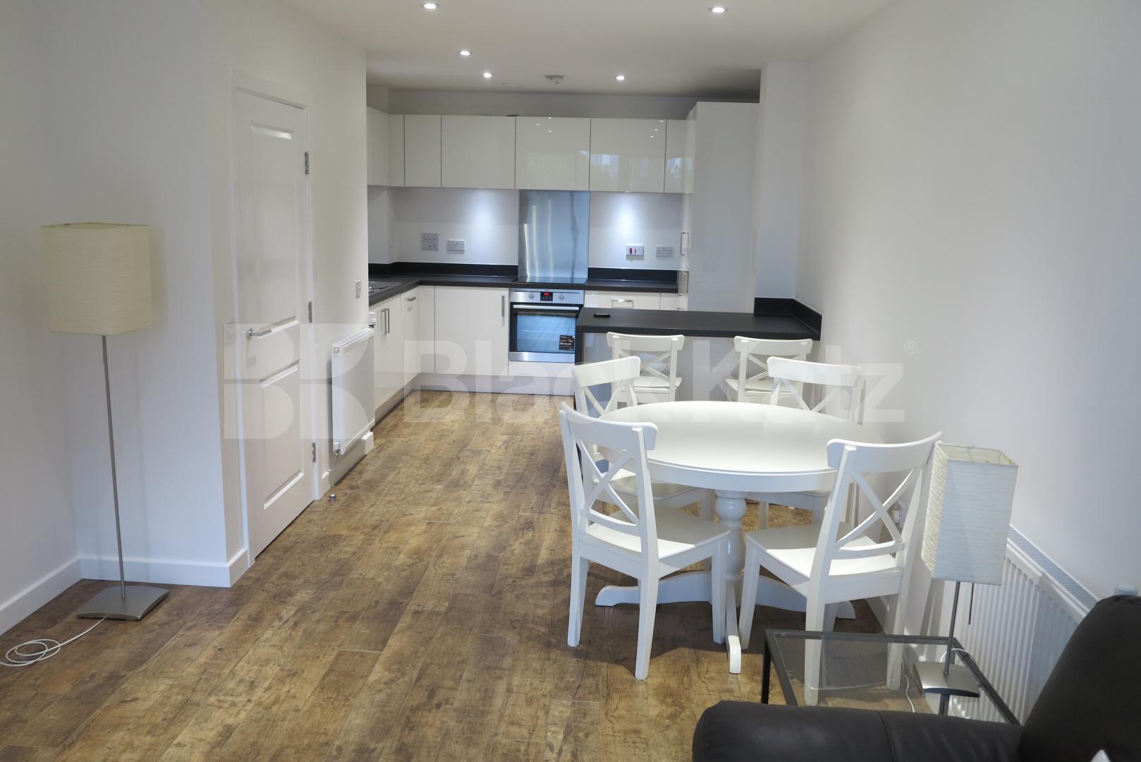 			NEW INSTRUCTION , 2 Bedroom, 1 bath, 1 reception Apartment			 Upper North Street, Poplar